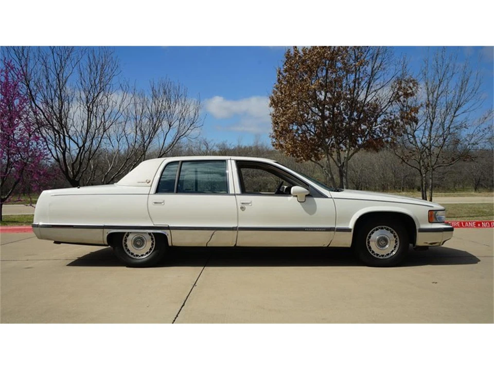1993 Cadillac Fleetwood - Image 18 of 31