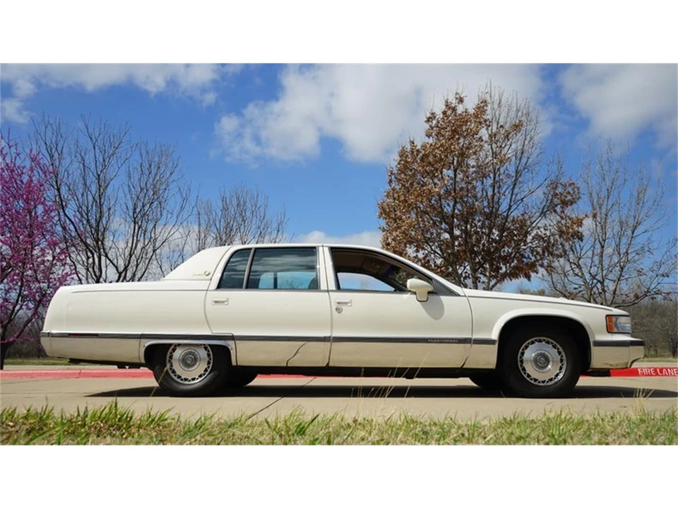 1993 Cadillac Fleetwood - Image 19 of 31