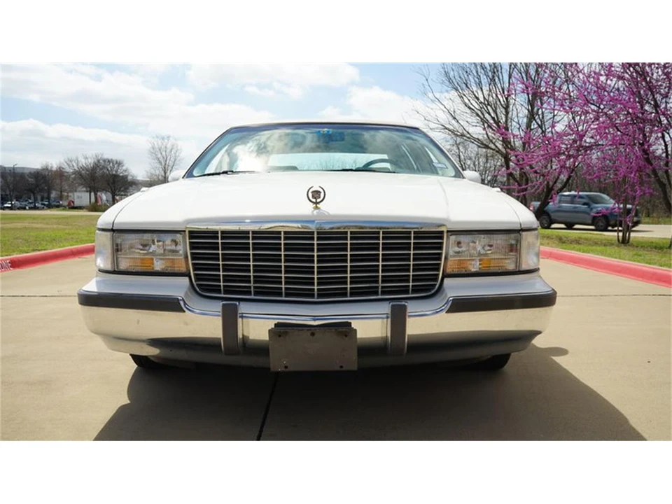 1993 Cadillac Fleetwood - Image 24 of 31