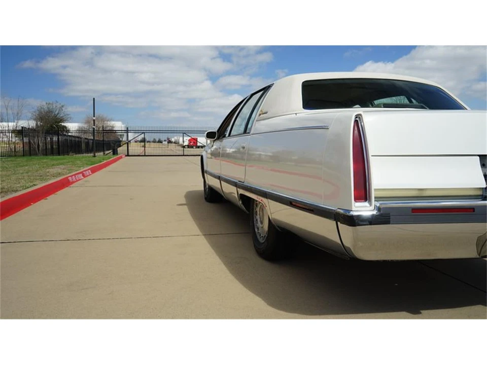 1993 Cadillac Fleetwood - Image 29 of 31