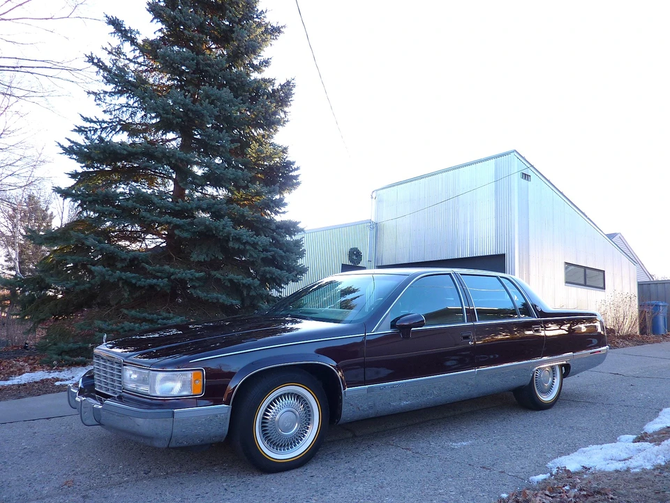1993 Cadillac Fleetwood - Image 11 of 31