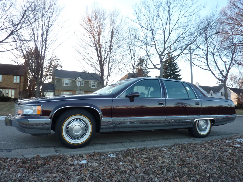 1993 Cadillac Fleetwood - Image 16 of 31