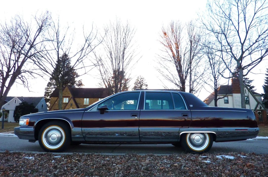 1993 Cadillac Fleetwood - Image 19 of 31