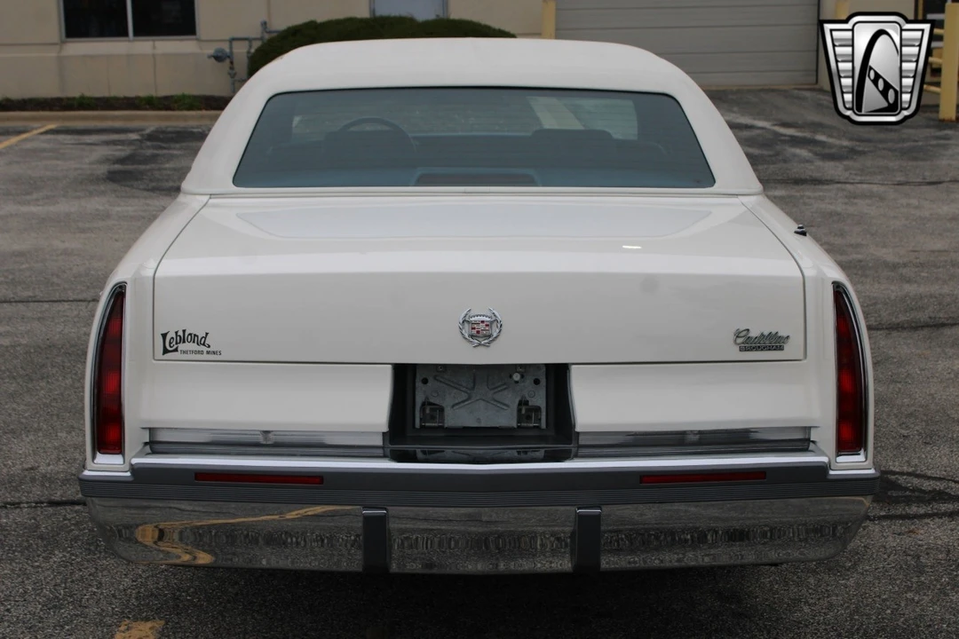 1993 Cadillac Fleetwood - Image 9 of 12