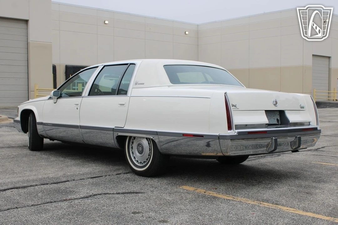 1993 Cadillac Fleetwood - Image 11 of 12
