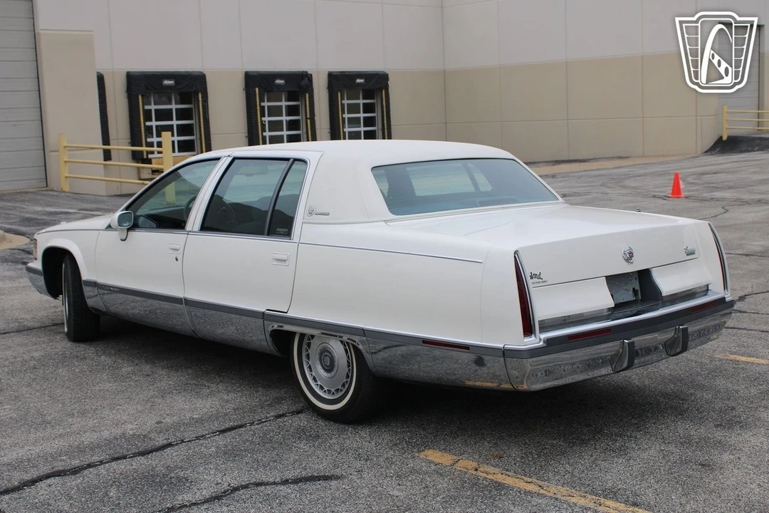 1993 Cadillac Fleetwood - Image 10 of 12