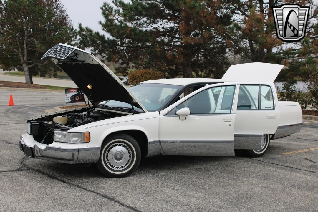 1993 Cadillac Fleetwood - Image 19 of 21