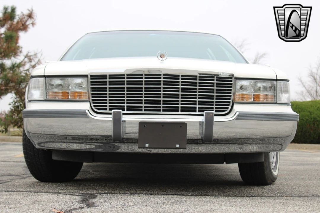 1993 Cadillac Fleetwood - Image 17 of 21