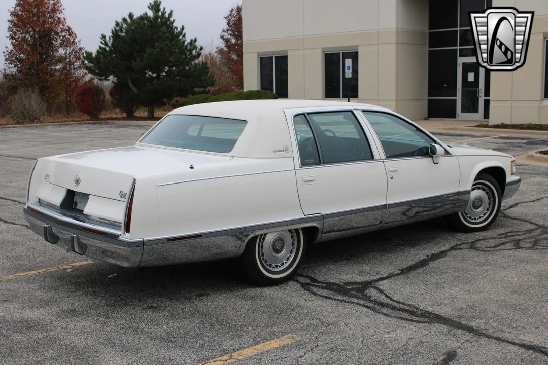 1993 Cadillac Fleetwood - Image 11 of 12