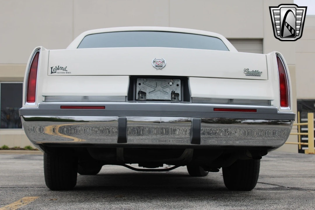 1993 Cadillac Fleetwood - Image 10 of 12