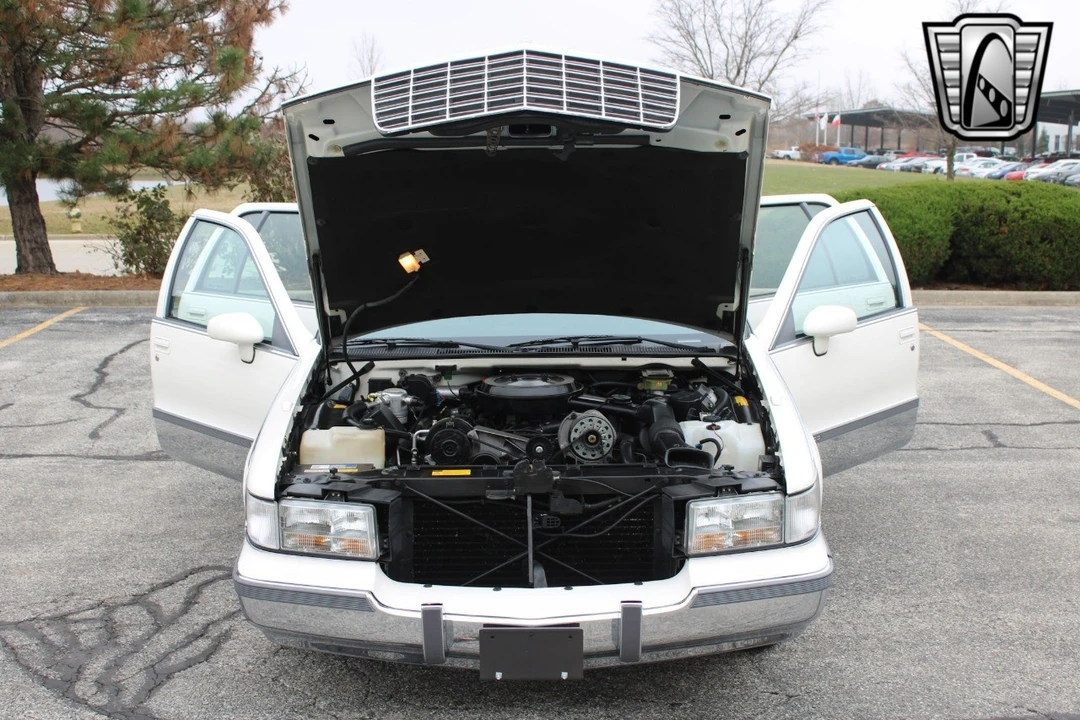 1993 Cadillac Fleetwood - Image 18 of 21