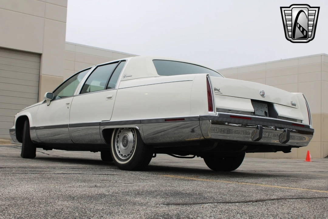 1993 Cadillac Fleetwood - Image 8 of 12