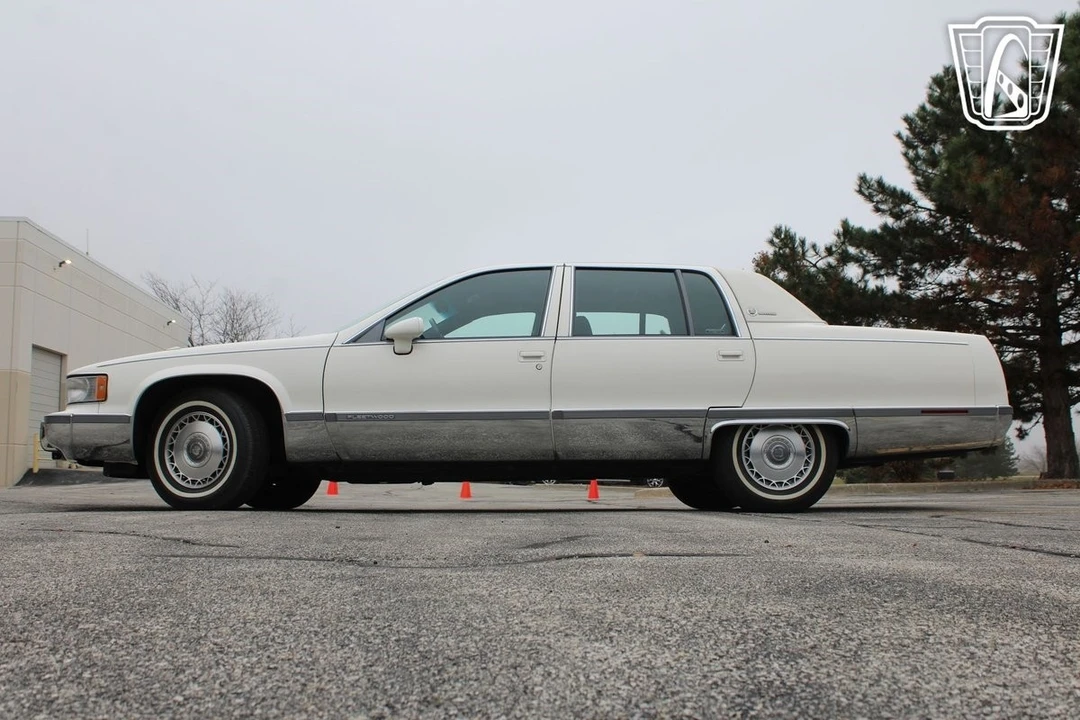 1993 Cadillac Fleetwood - Image 9 of 12
