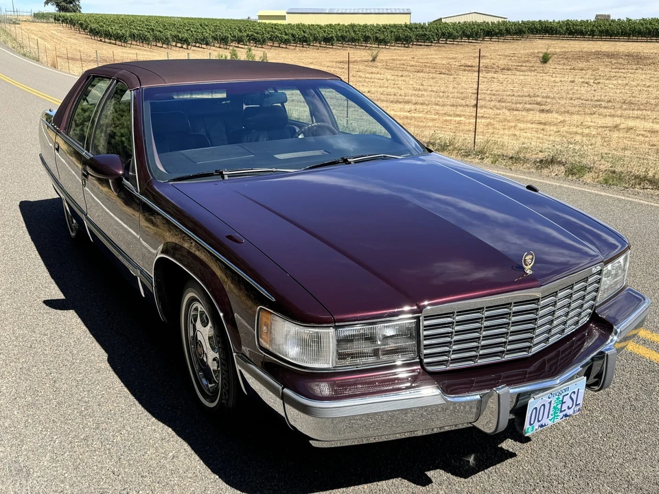 1993 Cadillac Fleetwood - Image 10 of 31