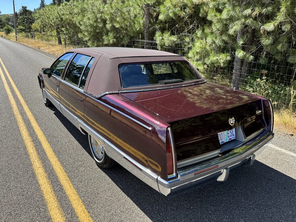 1993 Cadillac Fleetwood - Image 22 of 31