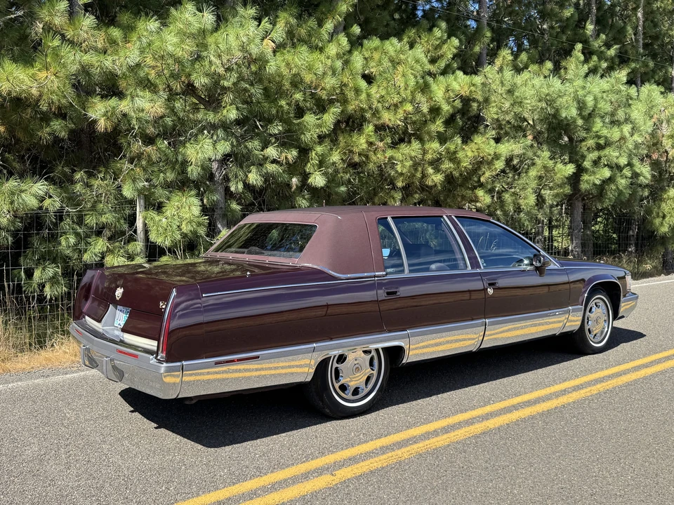 1993 Cadillac Fleetwood - Image 16 of 31