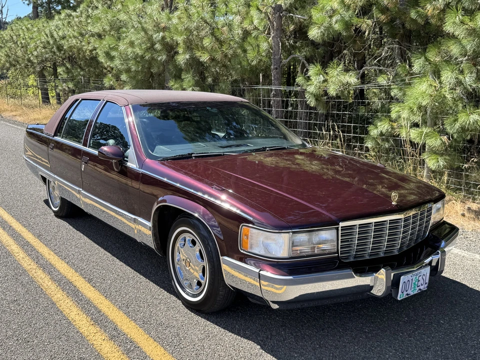 1993 Cadillac Fleetwood - Image 11 of 31