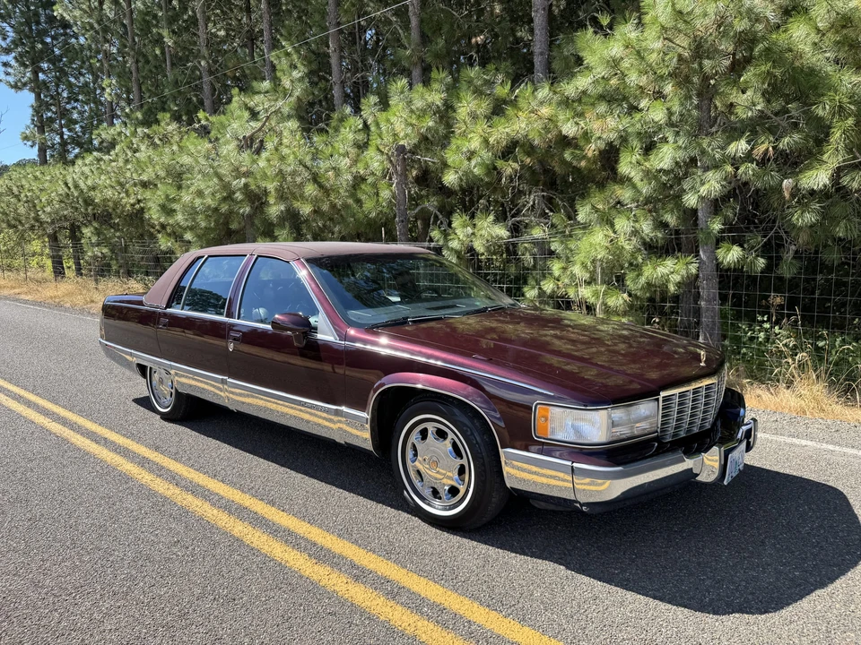 1993 Cadillac Fleetwood - Image 13 of 31