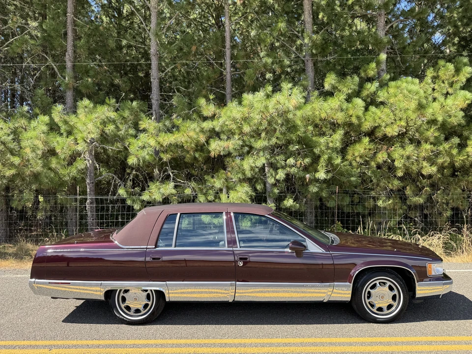 1993 Cadillac Fleetwood - Image 14 of 31