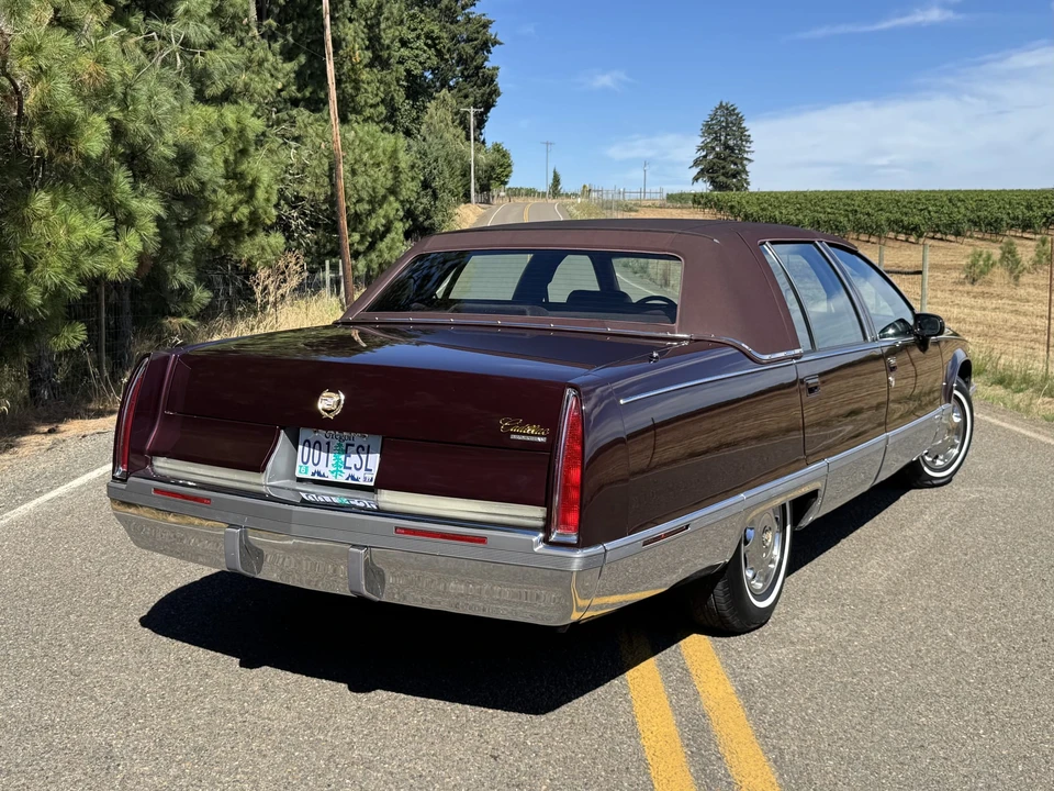 1993 Cadillac Fleetwood - Image 18 of 31