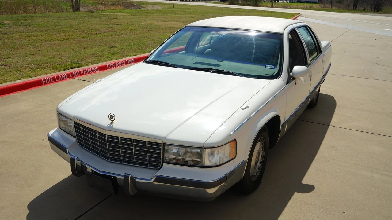 1993 Cadillac Fleetwood - Image 3 of 12