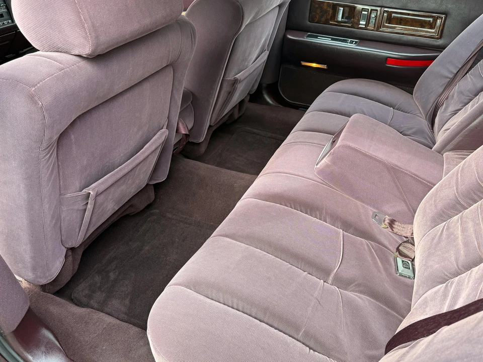 1993 Cadillac Fleetwood - Image 11 of 19