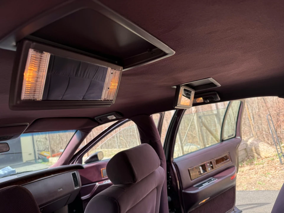 1993 Cadillac Fleetwood - Image 9 of 19