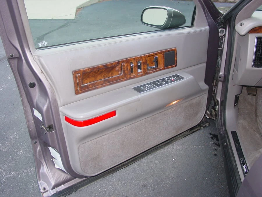 1993 Cadillac Fleetwood - Image 6 of 8