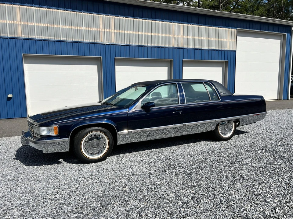 1993 Cadillac Fleetwood - Image 5 of 31