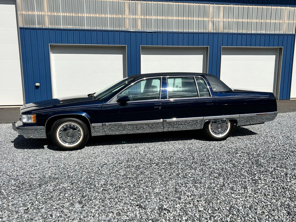 1993 Cadillac Fleetwood - Image 6 of 31