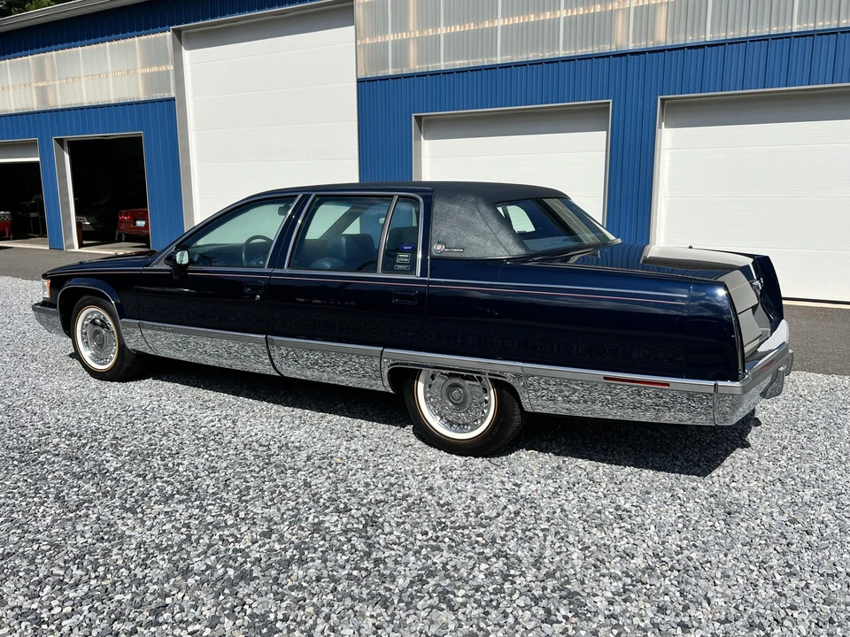 1993 Cadillac Fleetwood - Image 7 of 31