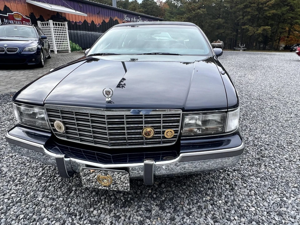 1993 Cadillac Fleetwood - Image 15 of 31