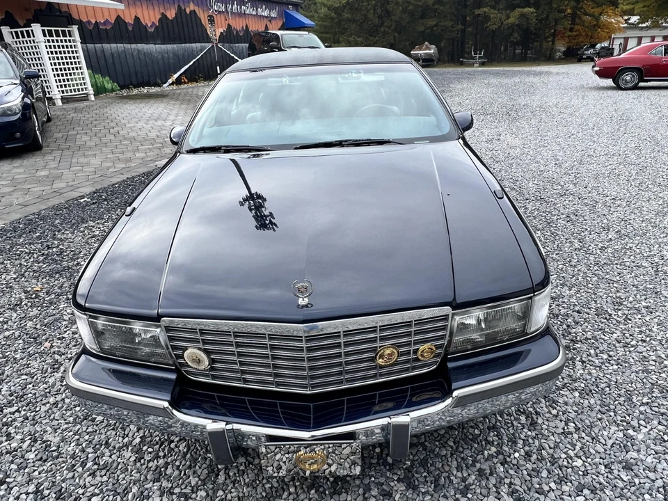 1993 Cadillac Fleetwood - Image 14 of 31