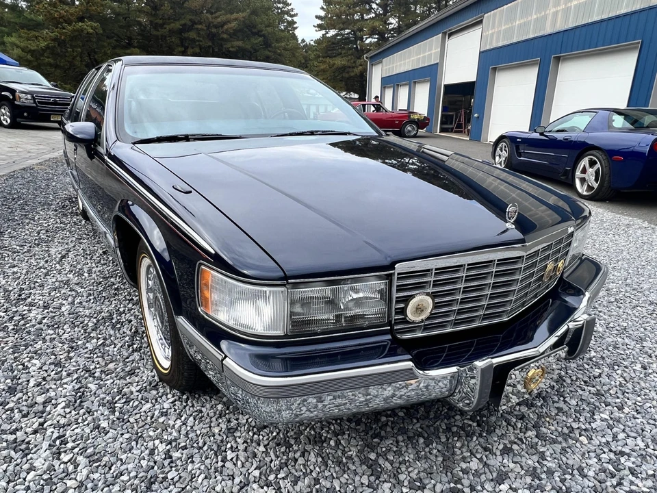 1993 Cadillac Fleetwood - Image 13 of 31