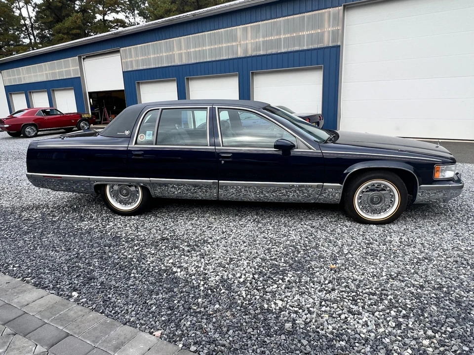 1993 Cadillac Fleetwood - Image 11 of 31