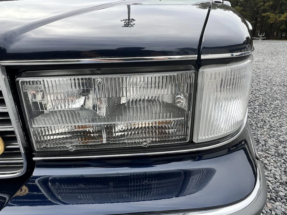 1993 Cadillac Fleetwood - Image 24 of 31
