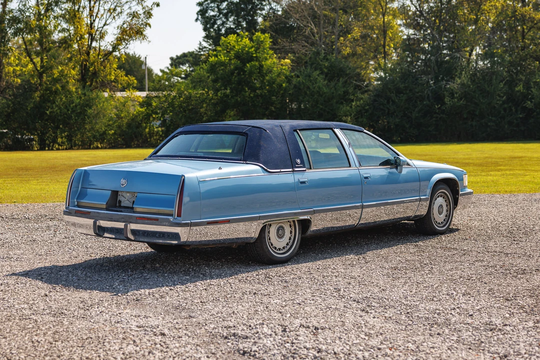 1993 Cadillac Fleetwood - Image 10 of 31