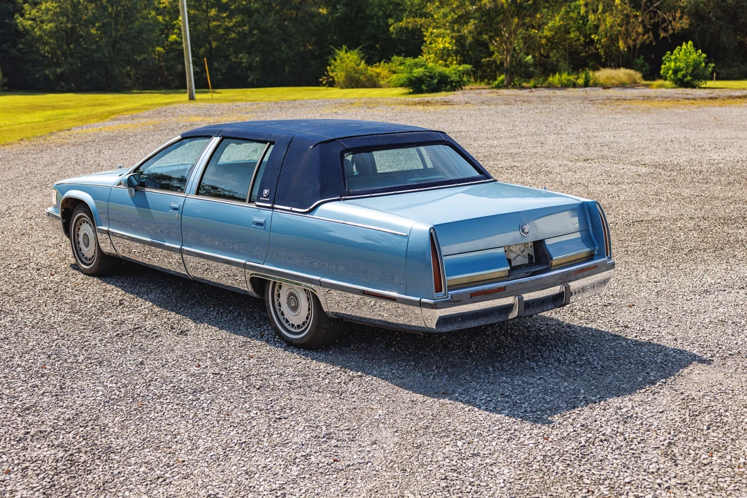 1993 Cadillac Fleetwood - Image 7 of 31