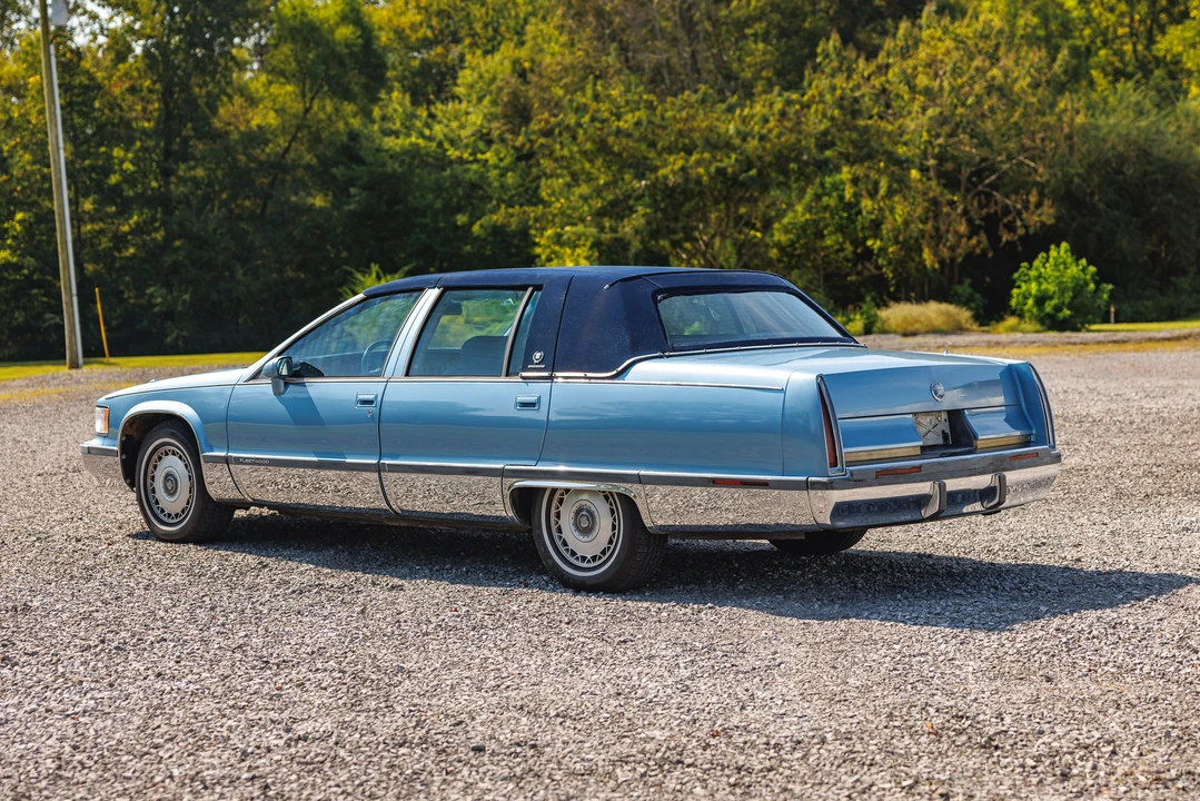 1993 Cadillac Fleetwood - Image 6 of 31