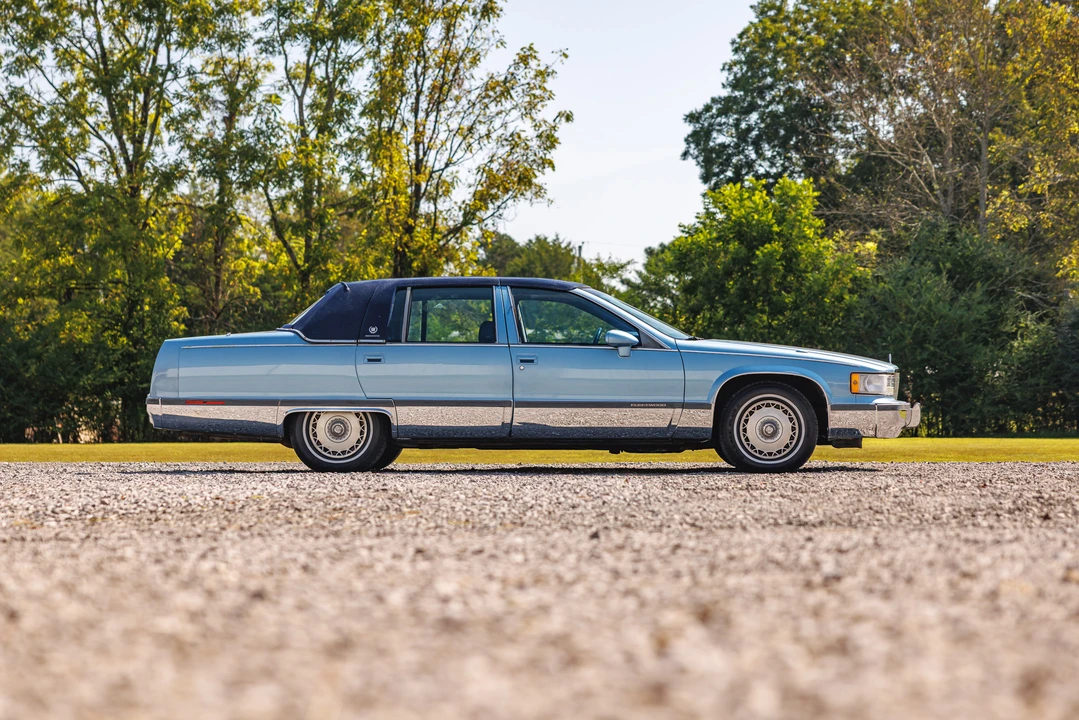 1993 Cadillac Fleetwood - Image 14 of 31