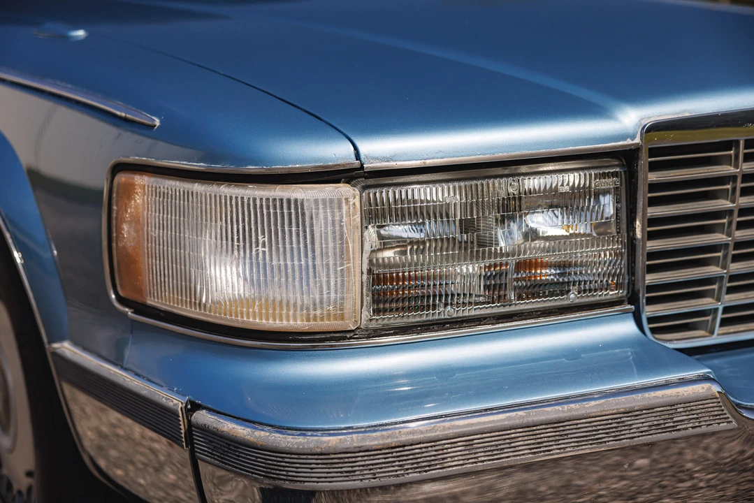 1993 Cadillac Fleetwood - Image 24 of 31
