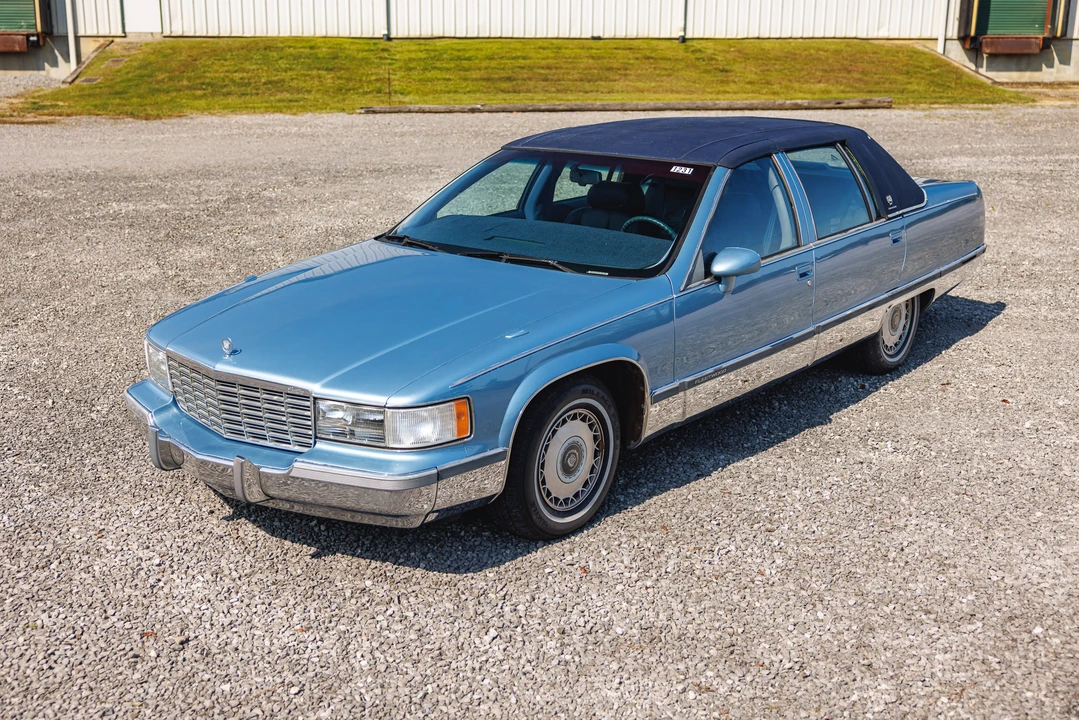 1993 Cadillac Fleetwood - Image 3 of 31