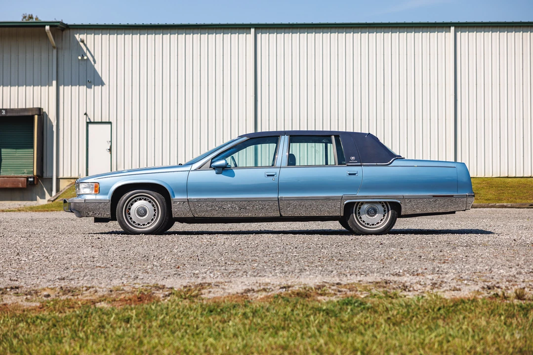 1993 Cadillac Fleetwood - Image 5 of 31