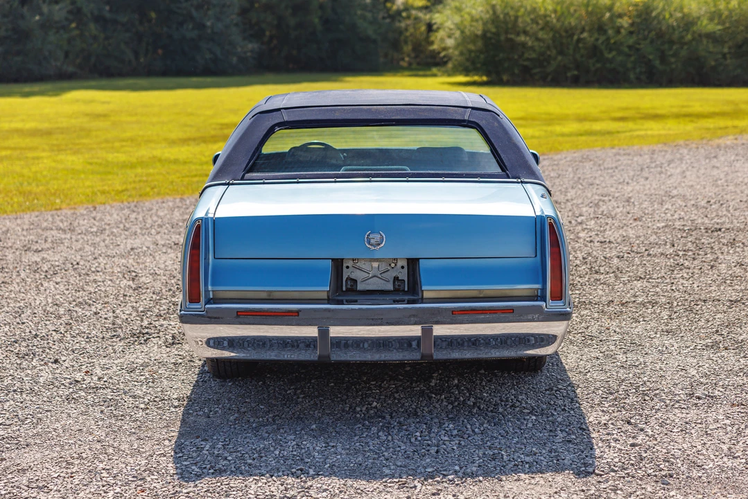 1993 Cadillac Fleetwood - Image 9 of 31