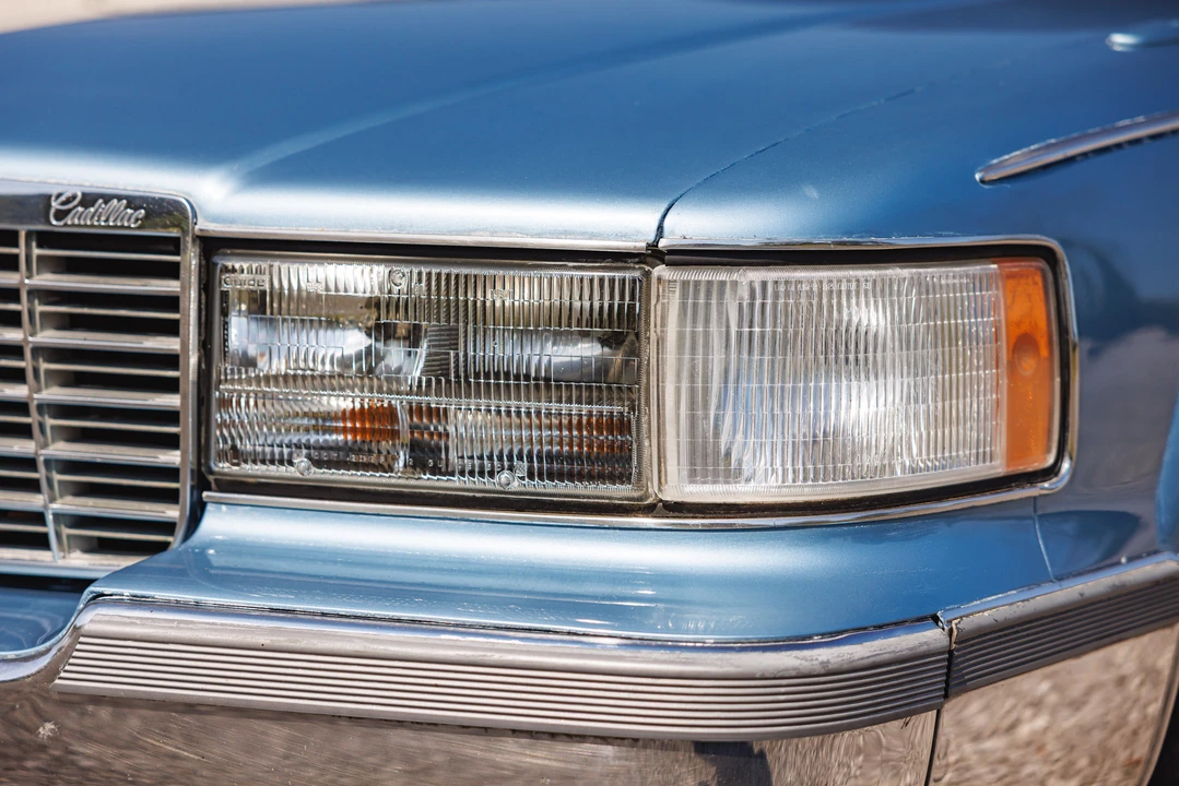 1993 Cadillac Fleetwood - Image 19 of 31