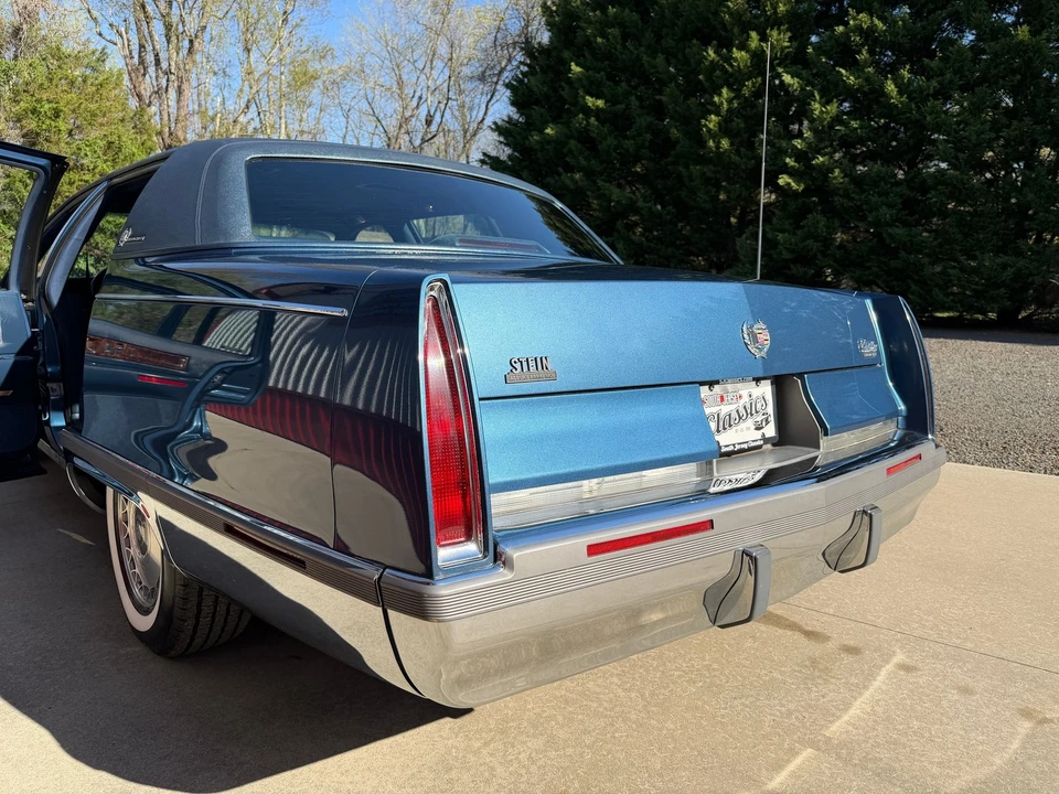 1993 Cadillac Fleetwood - Image 14 of 21