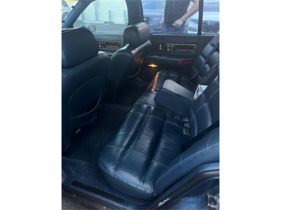 1993 Cadillac Fleetwood - Image 2 of 12