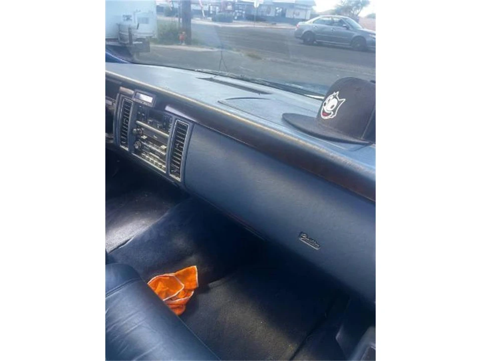 1993 Cadillac Fleetwood - Image 6 of 12