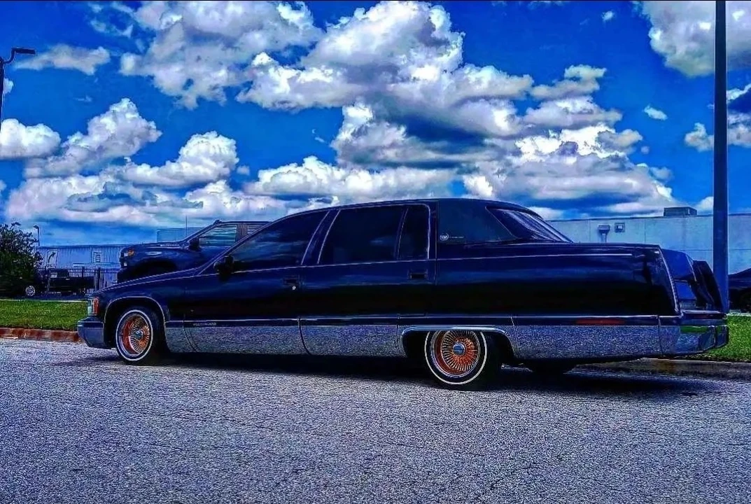 1993 Cadillac Fleetwood - Image 2 of 3