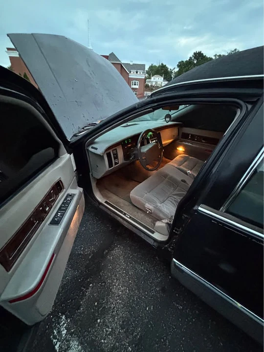1993 Cadillac Fleetwood - Image 5 of 8